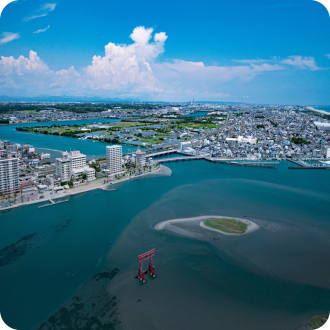 浜松の自然フィールド「湖」。空から一望する浜名湖の風景。