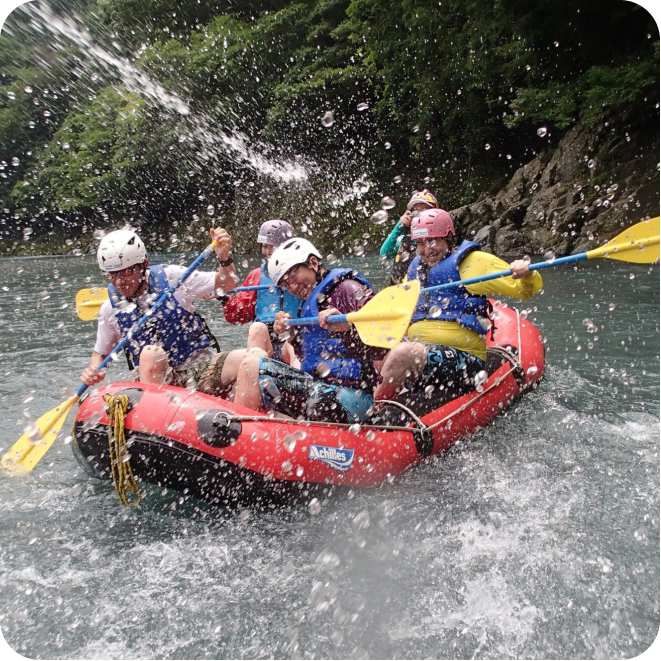 天竜川でのラフティング。