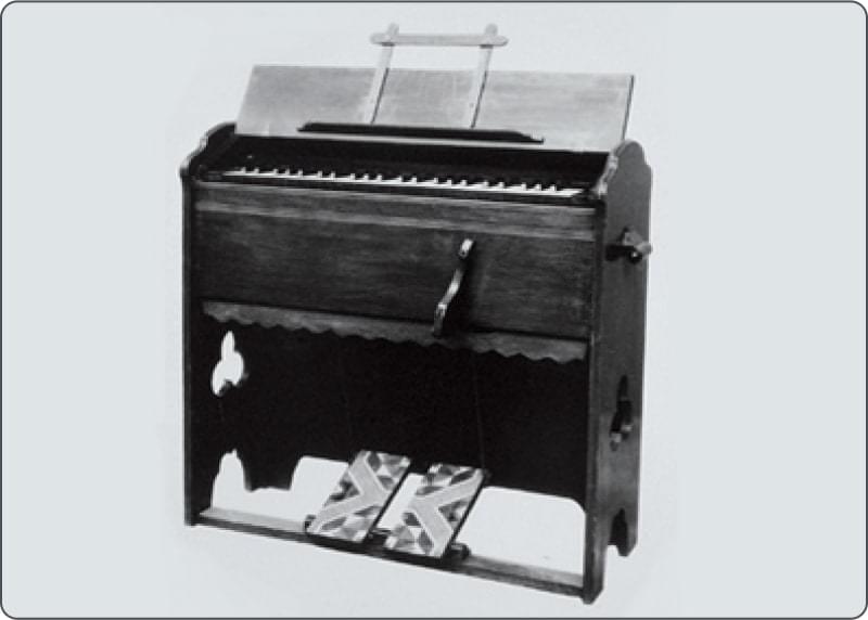 山葉寅楠（ヤマハ創業者）が修理したアメリカ製リードオルガン。